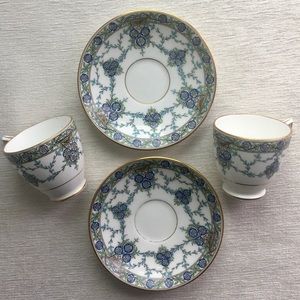 set of (2) two vintage bone china demitasse cups and saucers <england>